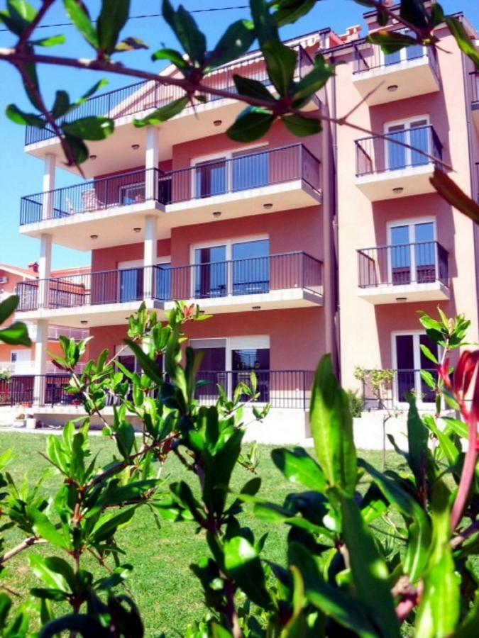 Apartment Maria - Comfortable Kaštela Exterior foto